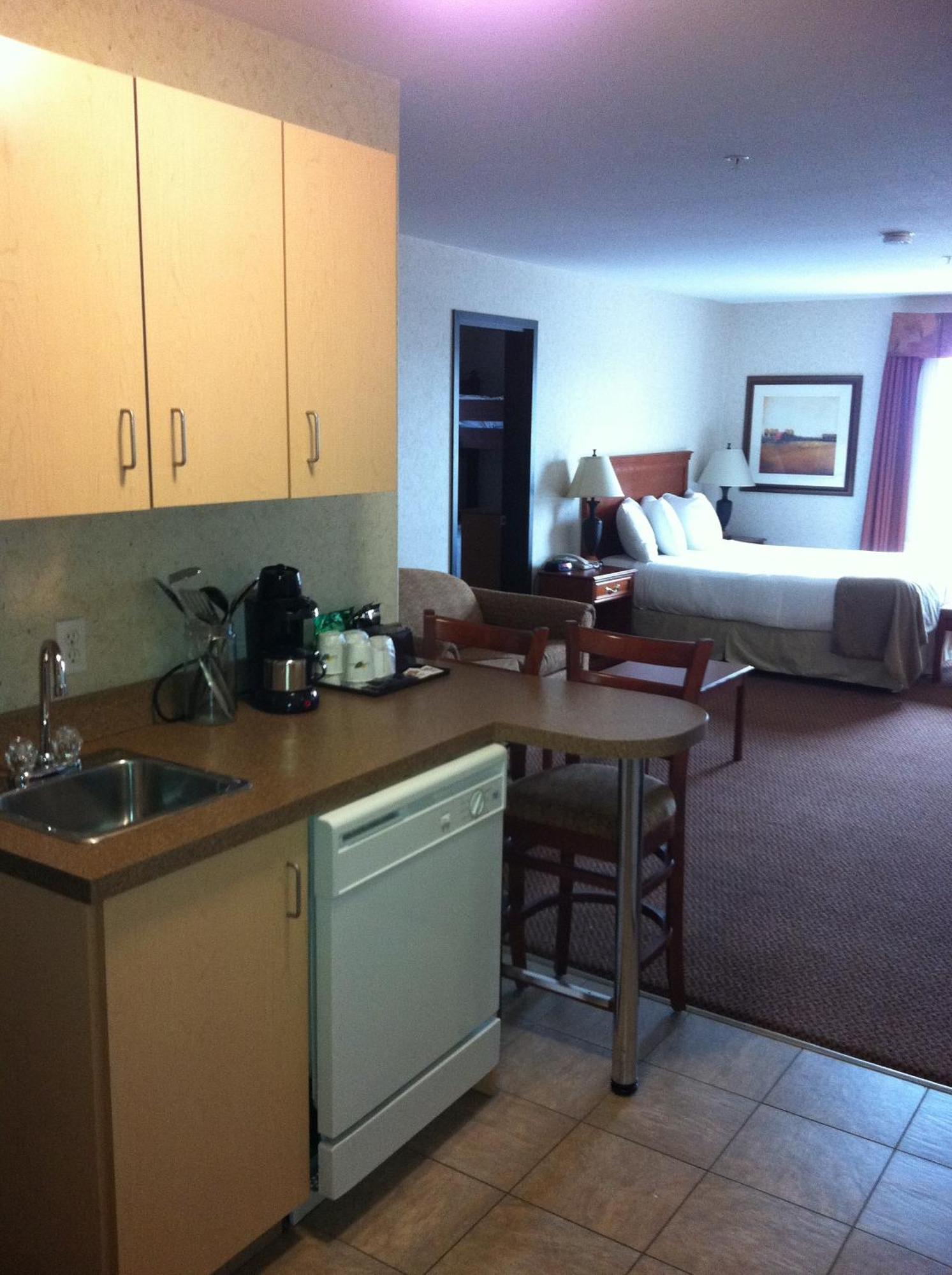 Super 8 By Wyndham Grande Prairie Hotel Eksteriør billede