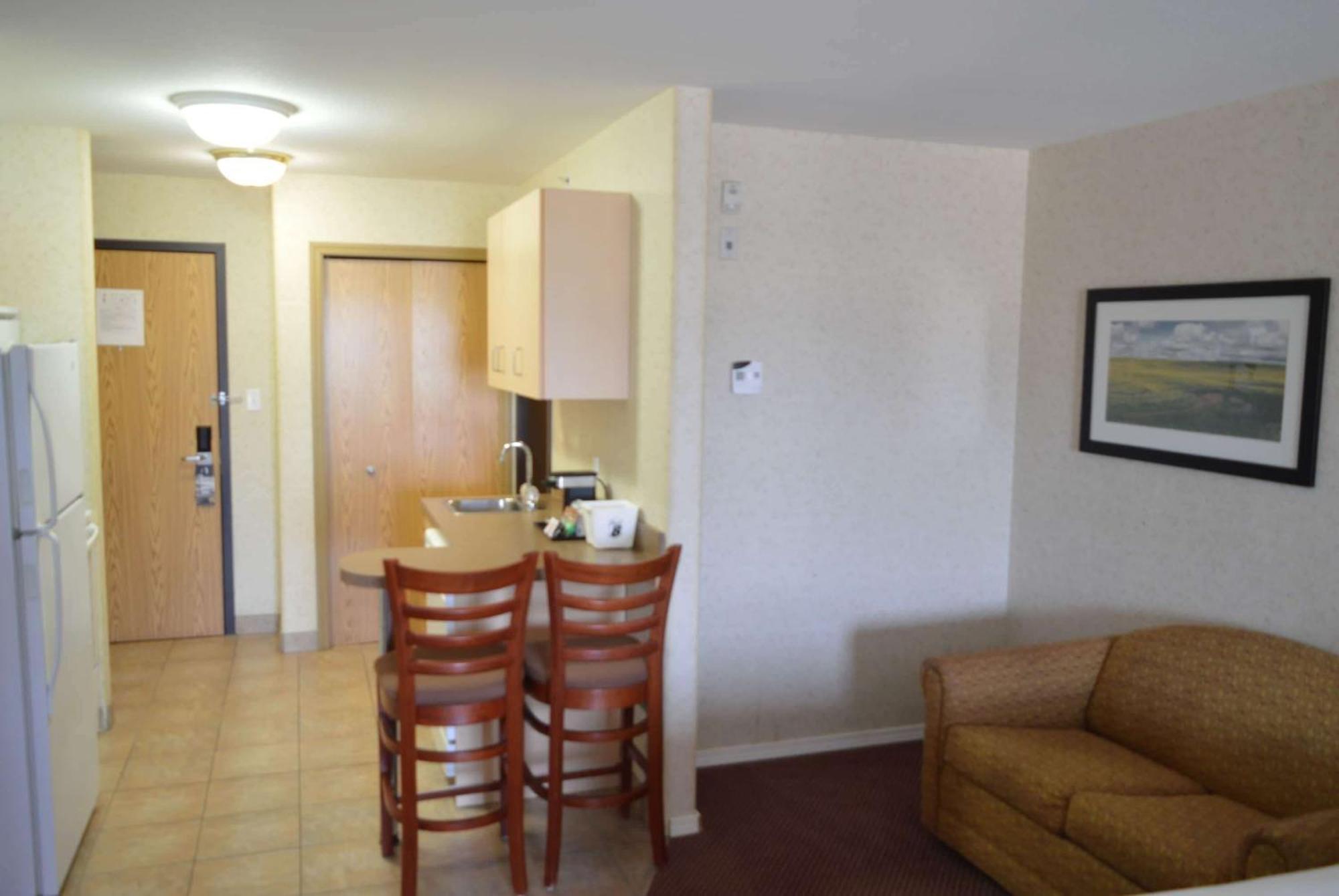 Super 8 By Wyndham Grande Prairie Hotel Eksteriør billede