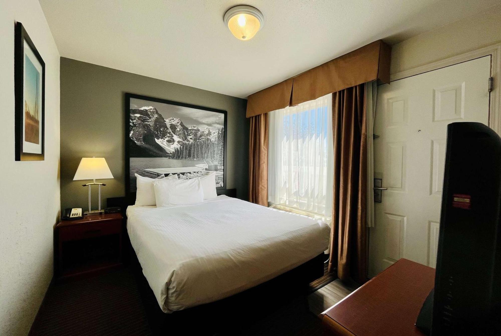 Super 8 By Wyndham Grande Prairie Hotel Eksteriør billede