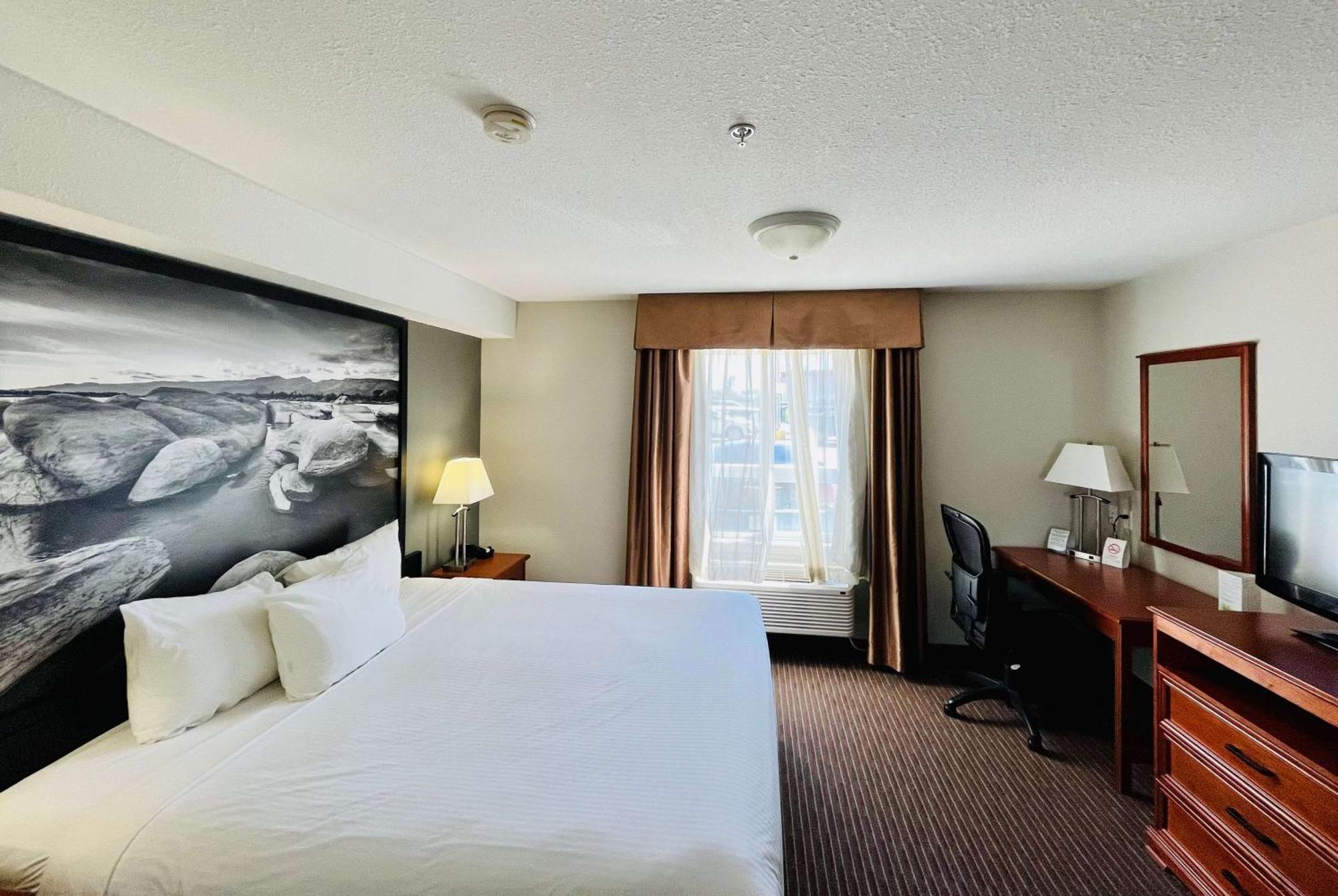 Super 8 By Wyndham Grande Prairie Hotel Eksteriør billede