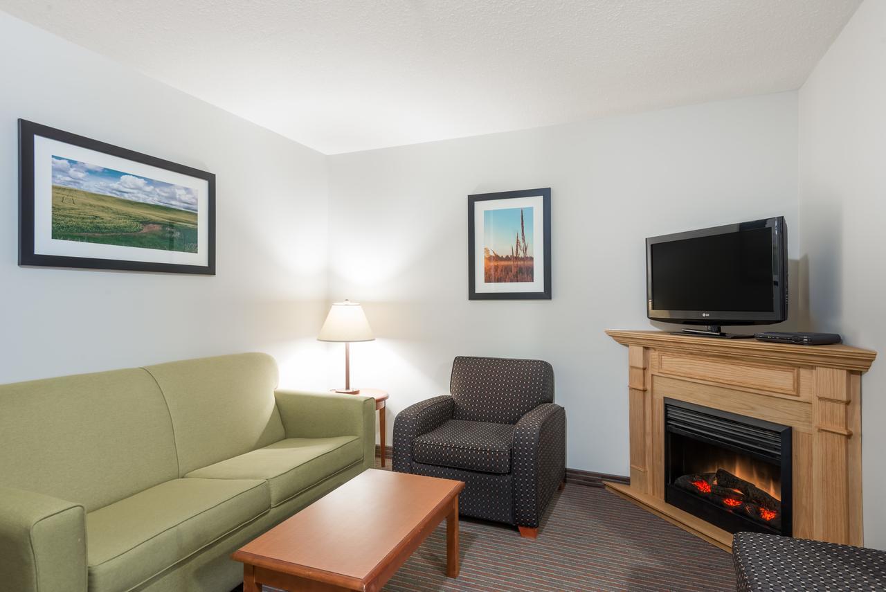 Super 8 By Wyndham Grande Prairie Hotel Eksteriør billede
