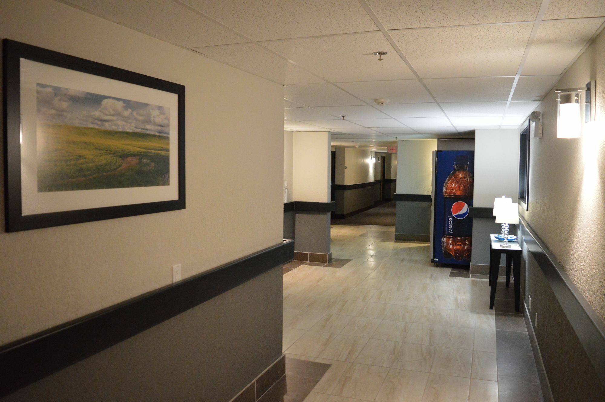 Super 8 By Wyndham Grande Prairie Hotel Eksteriør billede