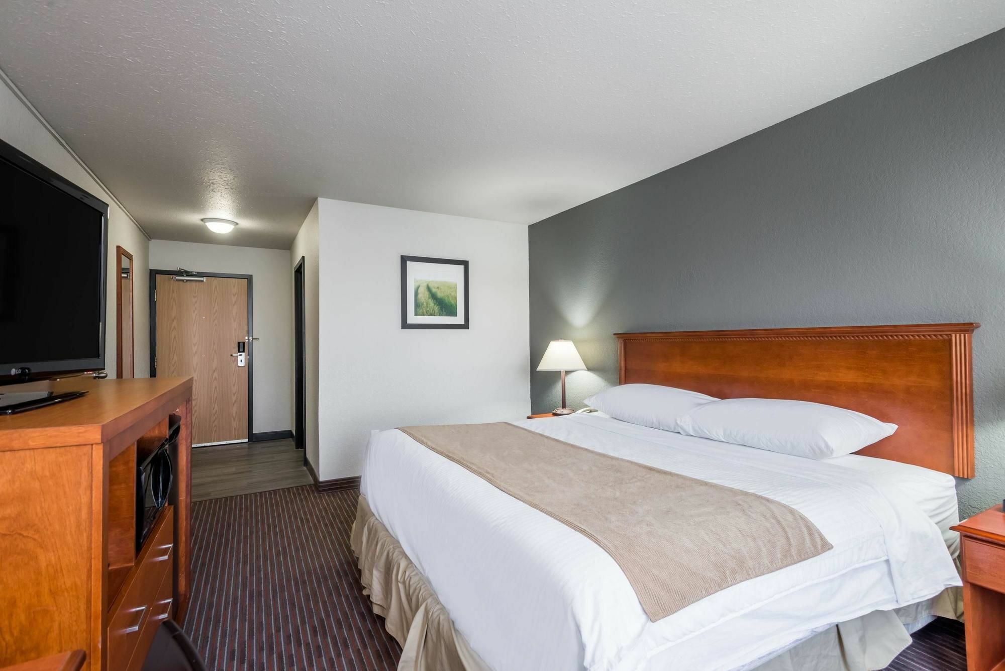 Super 8 By Wyndham Grande Prairie Hotel Eksteriør billede