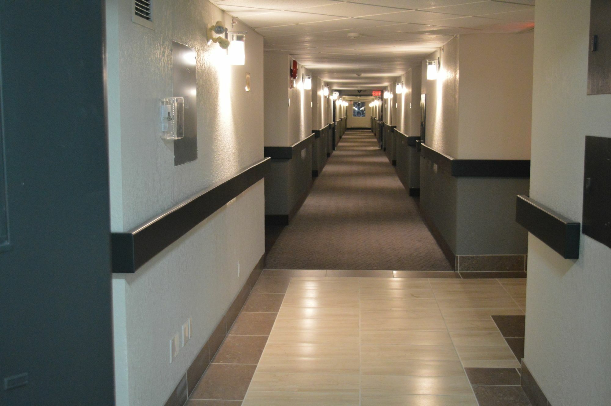 Super 8 By Wyndham Grande Prairie Hotel Eksteriør billede