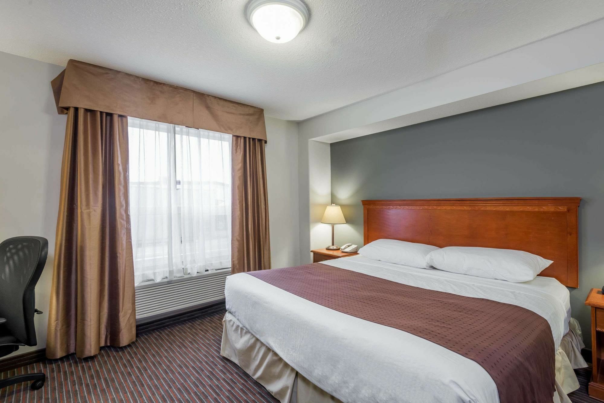 Super 8 By Wyndham Grande Prairie Hotel Eksteriør billede